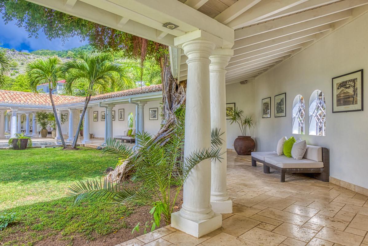 16-PetitePlage5-EntryWay_A louer villa Grand Case Saint Martin